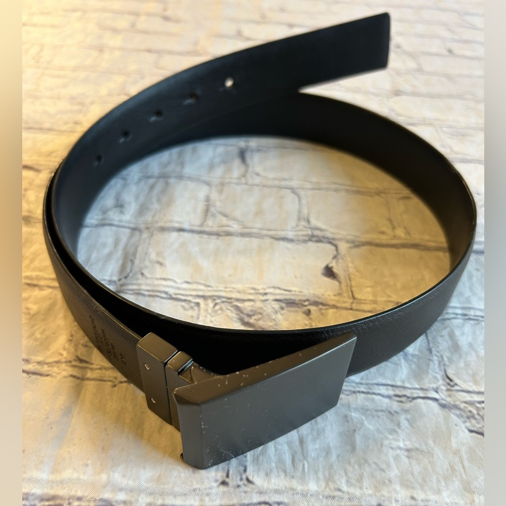 KENNETH COLE REVERSIBLE FAUX LEATHER PEBBLE GRAIN BLACK/BROWN BELT MENS SIZE 34